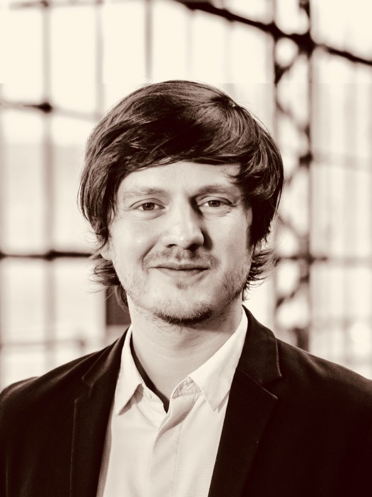 Simon Curtis Net Worth: The Brussels Institute Link?